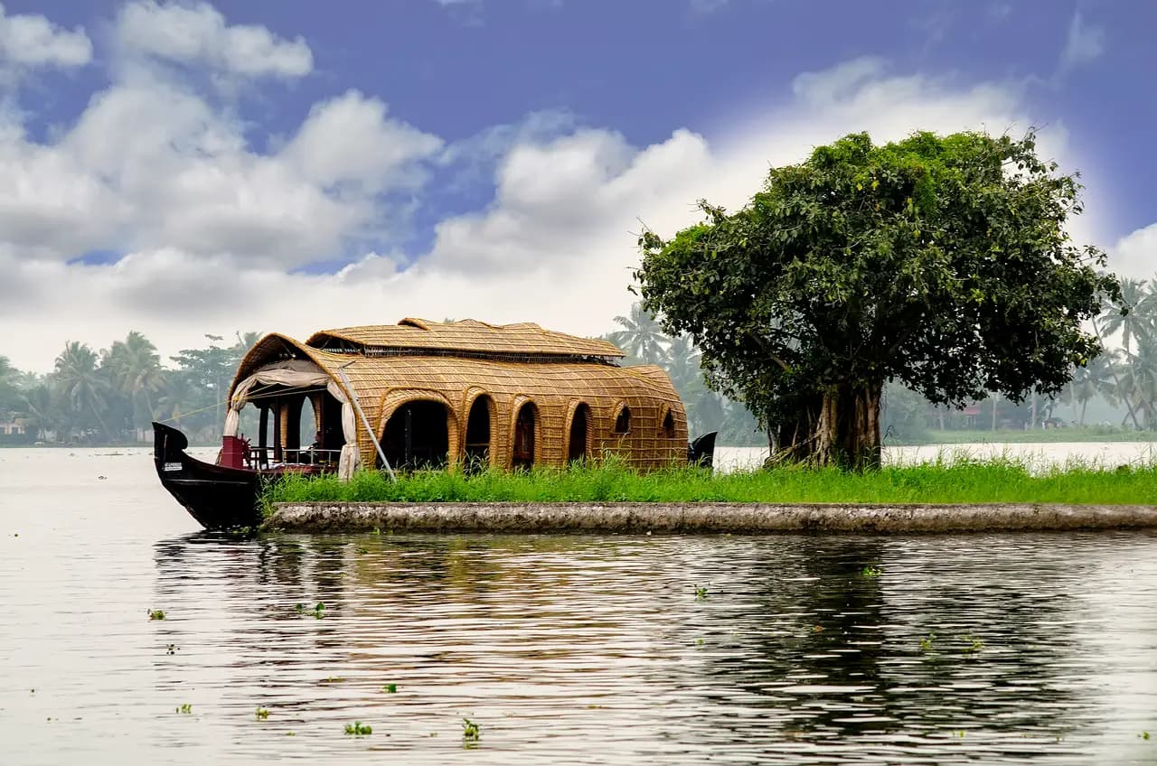 Alleppey (Kerala Backwaters)